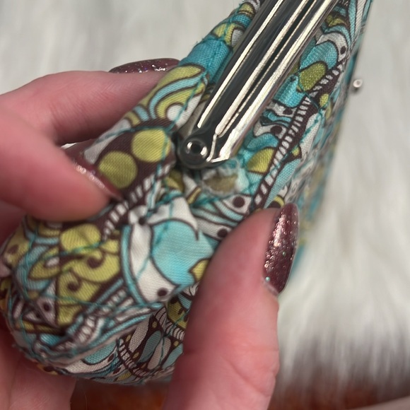 Vera Bradley Retired Peacock pattern clutch wallet - Picture 7 of 8